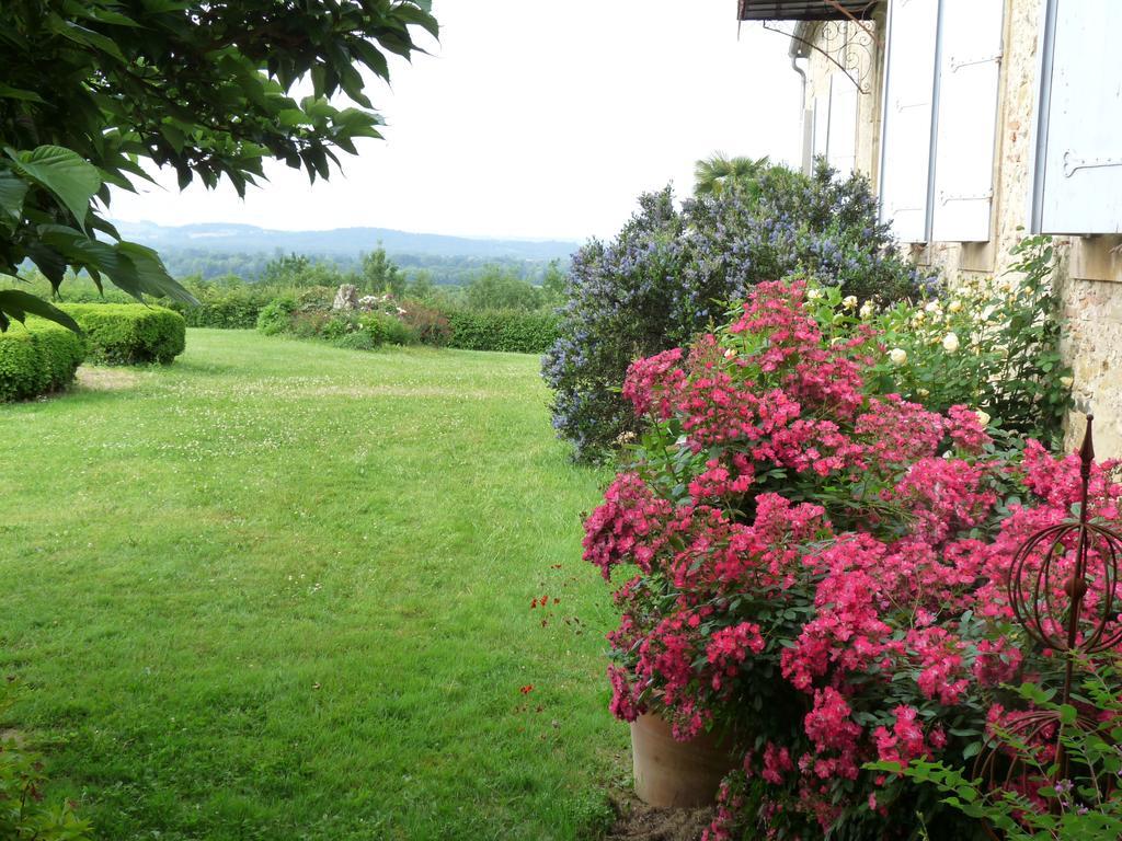 Le Pouy Bed and Breakfast Termes-d'Armagnac Exteriör bild